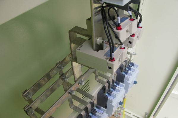 黔江配电柜-应急照明配电柜使用对工作人员的具